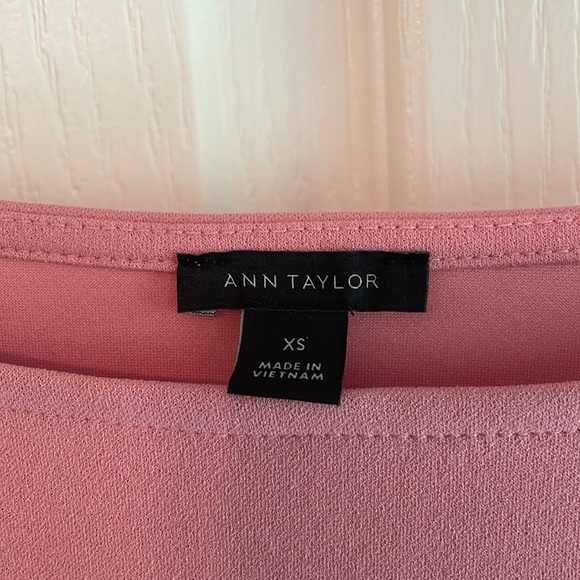 Ann Taylor Pink Work Blouse in Size XS - Picture 3 of 4